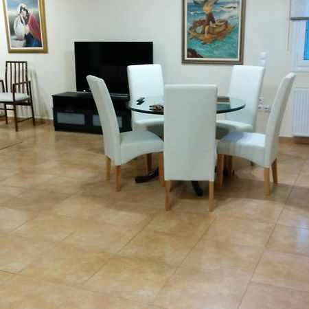 Lovely 2-Bedroom Apartment At Greek Riviera Вари Экстерьер фото