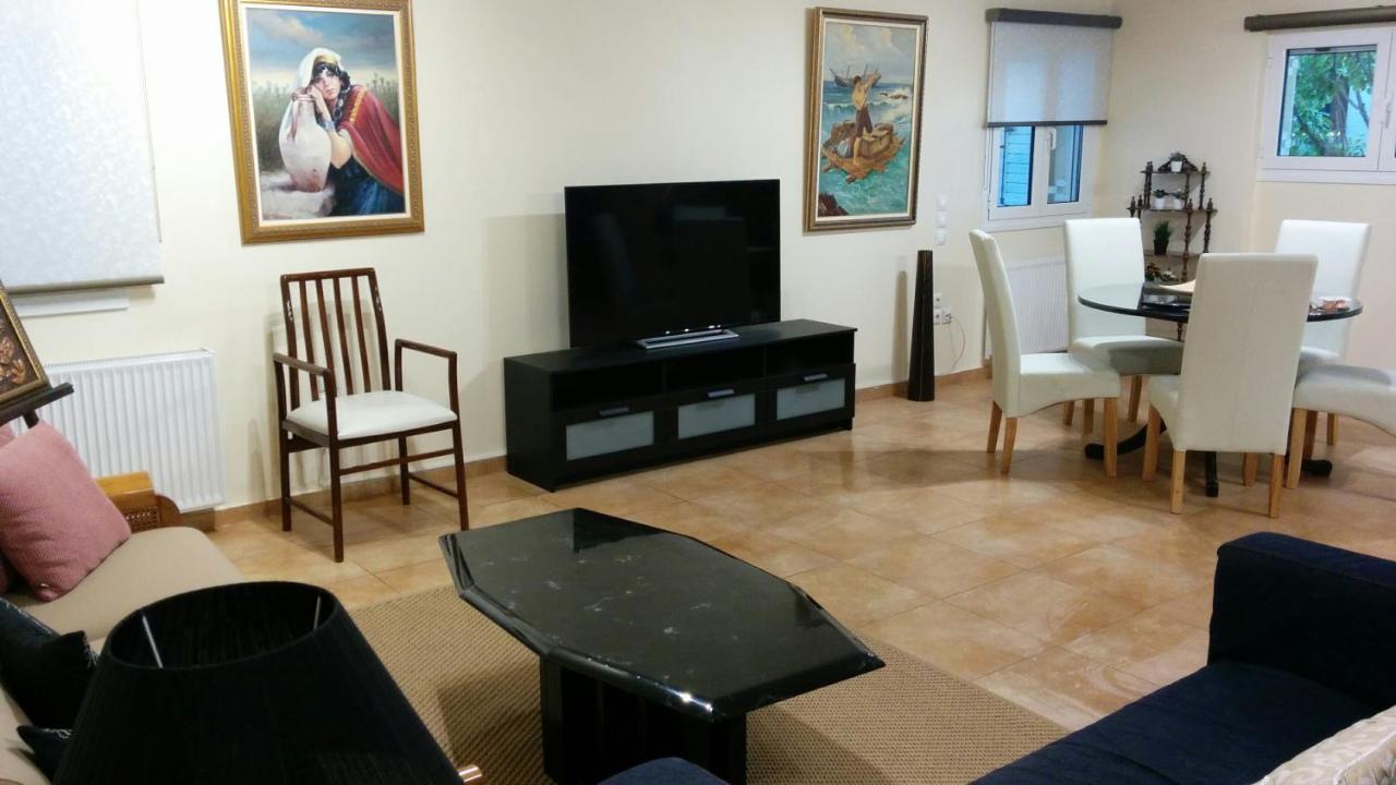 Lovely 2-Bedroom Apartment At Greek Riviera Вари Экстерьер фото