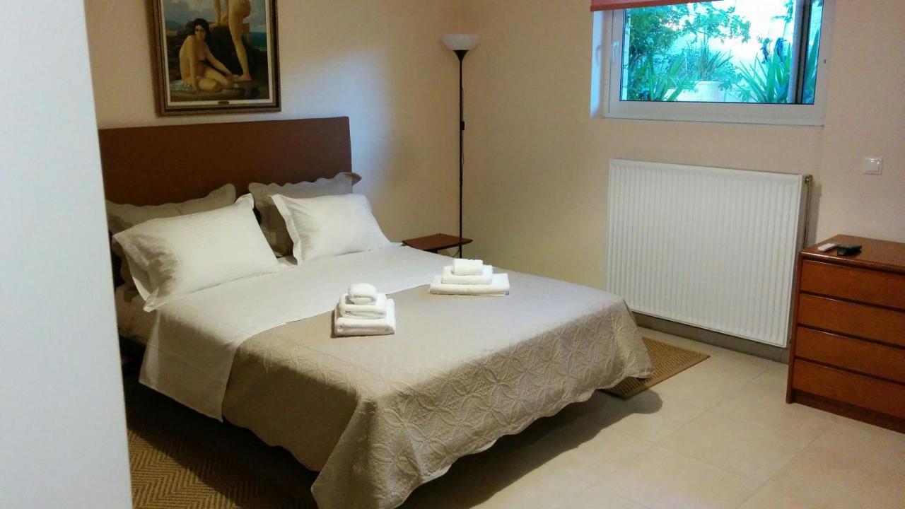 Lovely 2-Bedroom Apartment At Greek Riviera Вари Экстерьер фото