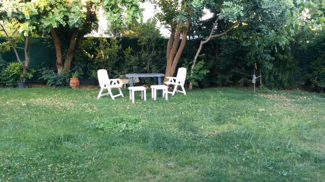 Lovely 2-Bedroom Apartment At Greek Riviera Вари Экстерьер фото