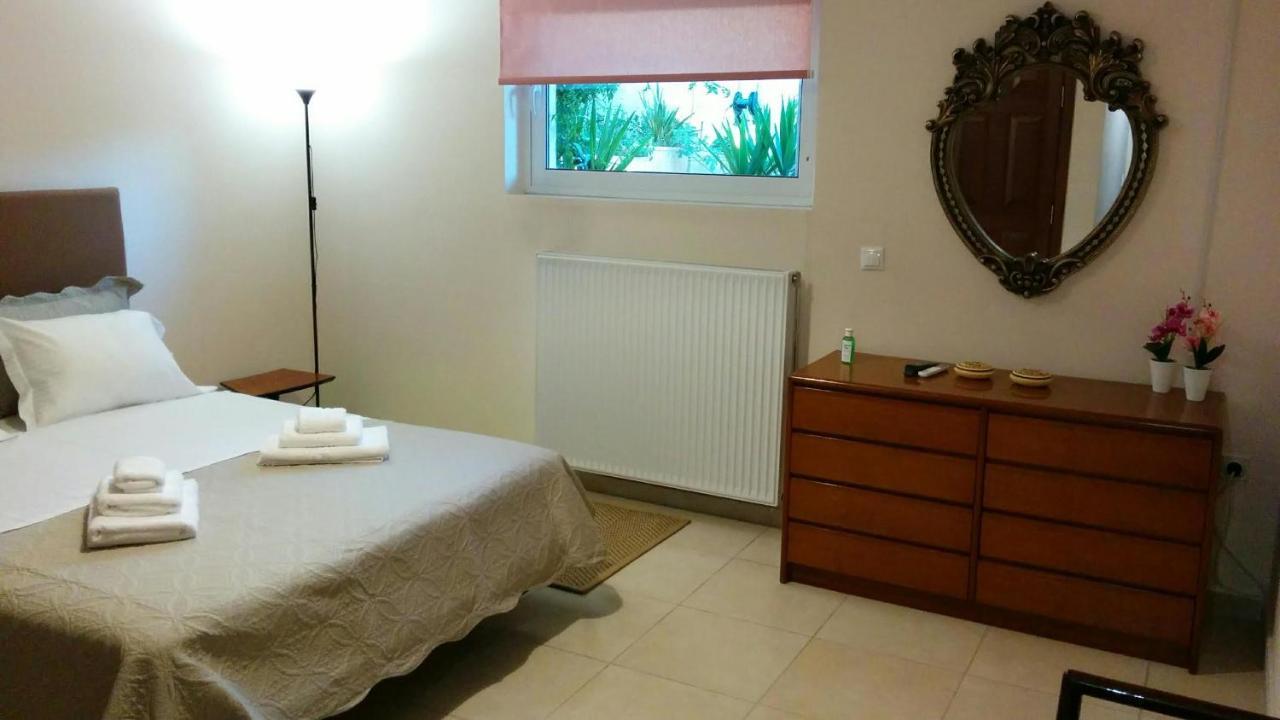 Lovely 2-Bedroom Apartment At Greek Riviera Вари Экстерьер фото